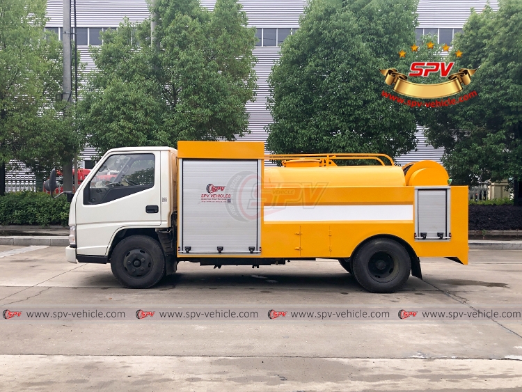 2,000 Litres Sewer Jetting Truck JMC - LS 2,000 Litres Sewer Jetting Truck JMC - LS